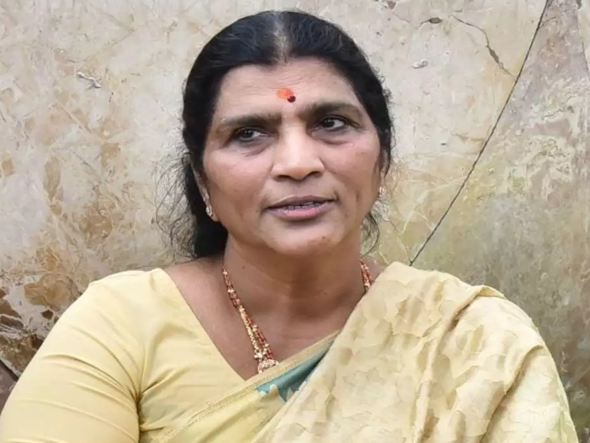 Ap New Districts: Chandrababu did what Jagan could not do - Lakshmi Parvati